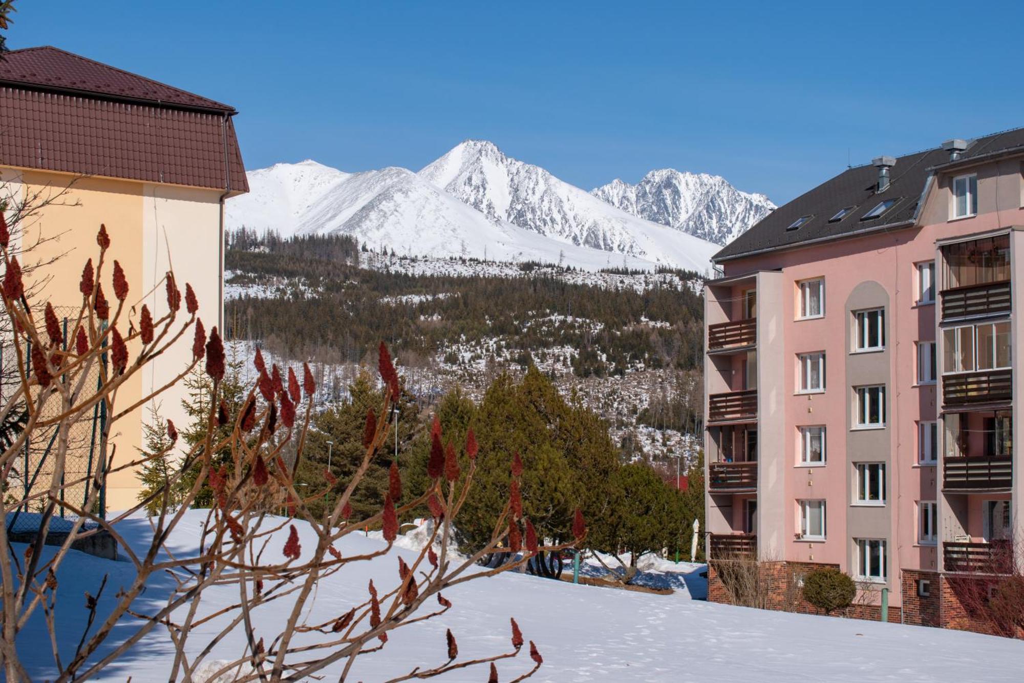 Sherpa'S Hostel High Tatras Strbske Pleso Exterior photo